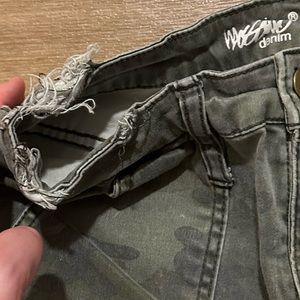 Missing high rise camouflage cropped jeggings